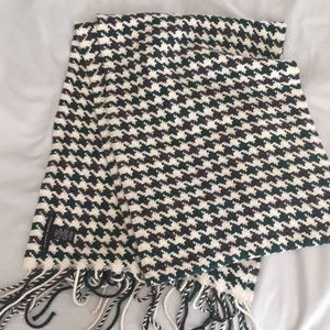 Houndstooth scarf
